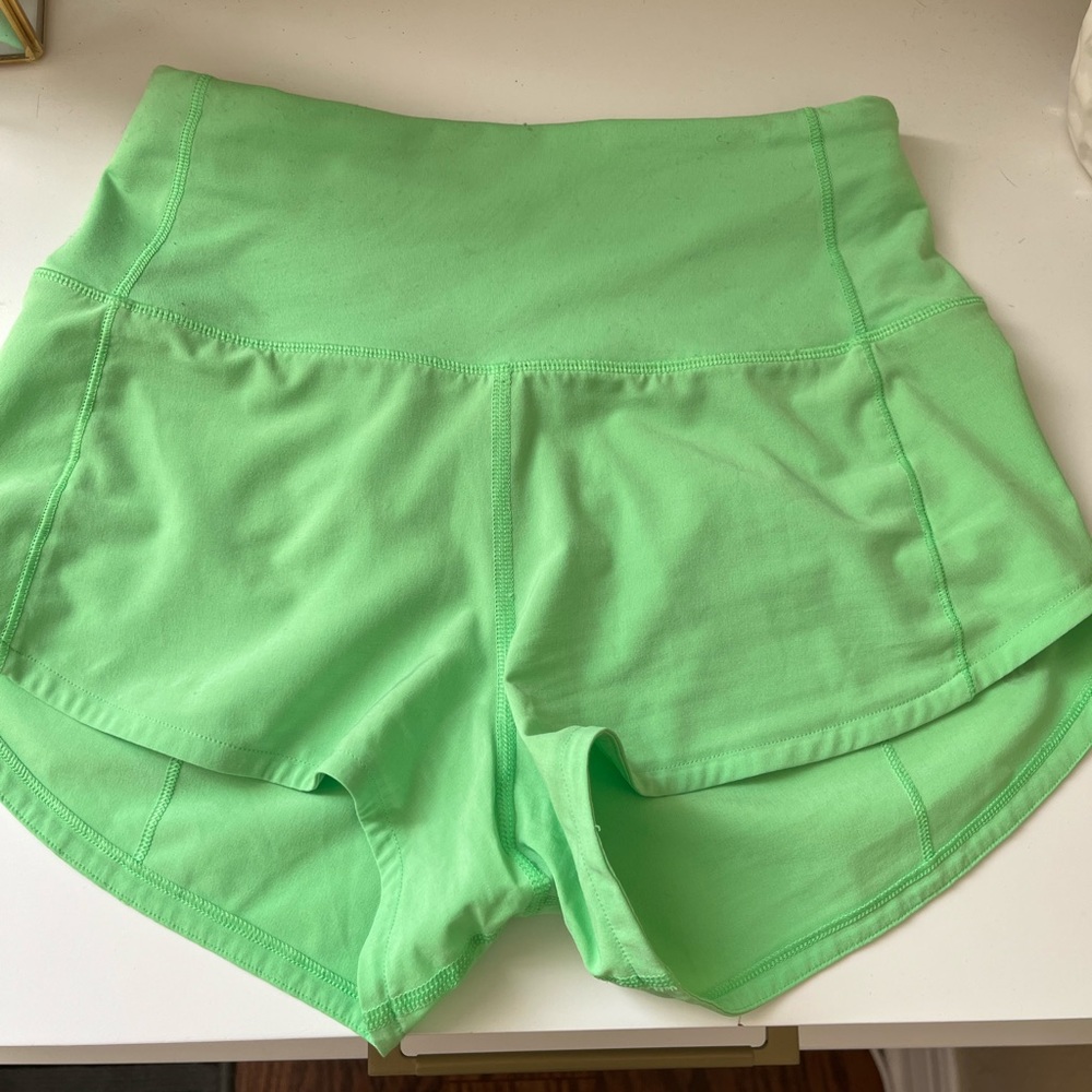 COPY - lululemon Pistachio Green speed ups size 0 2.5in inseem!!